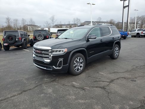 Used 2021 GMC Acadia SLT w/ Premium Package image 9