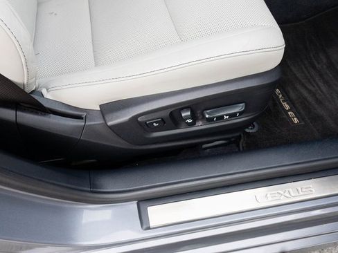 Used 2013 Lexus ES 300h image 48