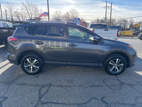 Used 2018 Toyota RAV4 XLE image 17