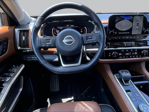 Used 2025 Nissan Pathfinder Platinum AWD/4WD image 6