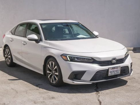 Used 2024 Honda Civic EX image 3