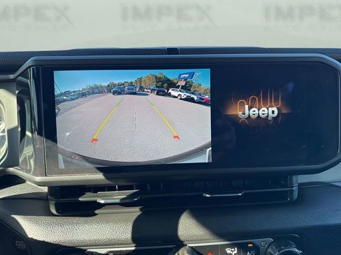 Used 2024 Jeep Wrangler Unlimited w/ Convenience Group image 18