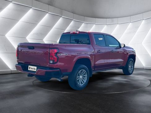 Used 2023 Chevrolet Colorado LT w/ LT Convenience Package II AWD/4WD image 5