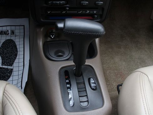 Used 1996 Saturn S-Series SL2 FWD image 8