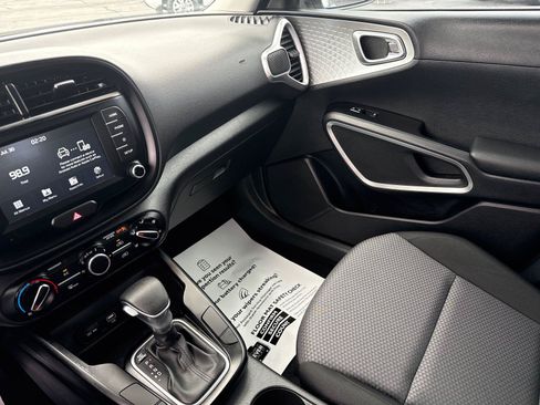 Used 2020 Kia Soul LX FWD image 24