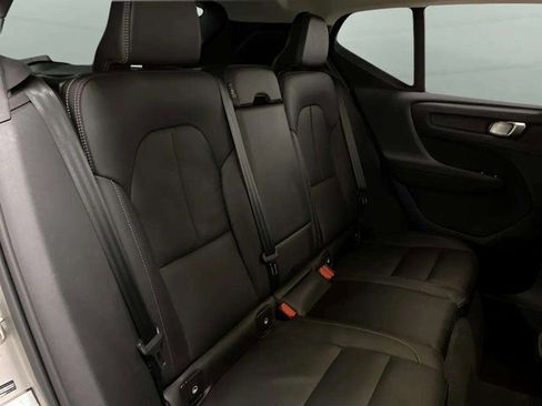 Used 2025 Volvo XC40 B5 Core image 76