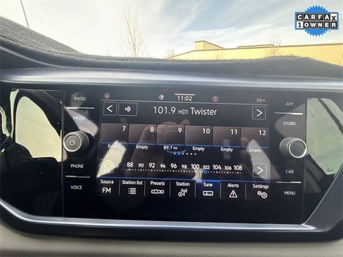 Used 2022 Volkswagen Taos SE image 16