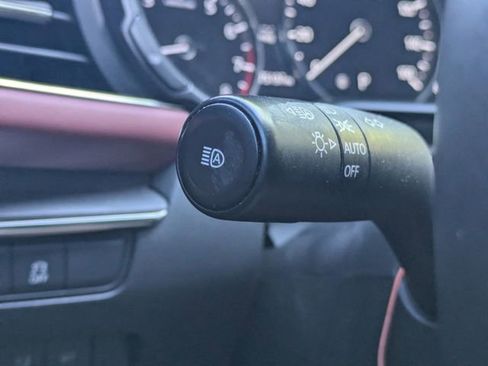 Used 2019 MAZDA MAZDA3 Premium image 33