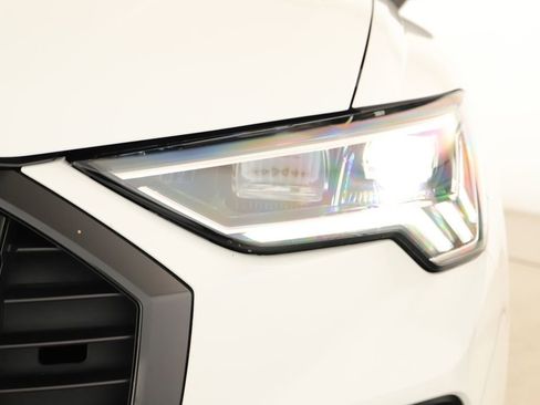 Certified 2025 Audi Q3 2.0T Premium Plus w/ Premium Plus Package AWD/4WD image 42