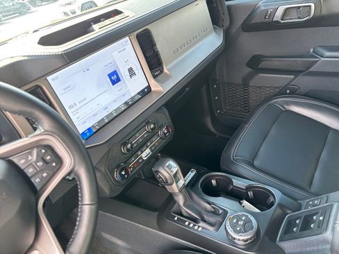 Used 2025 Ford Bronco Outer Banks AWD/4WD image 22