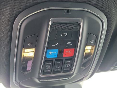 New 2025 Jeep Grand Cherokee L Limited w/ Luxury Tech Group II image 24