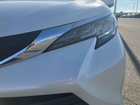 Used 2021 Toyota Sienna XLE image 29