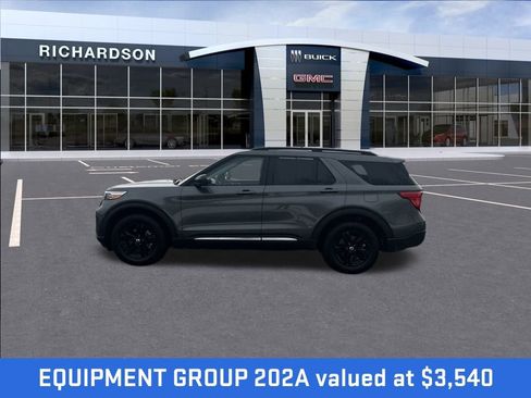 Used 2023 Ford Explorer XLT w/ Equipment Group 202A image 2