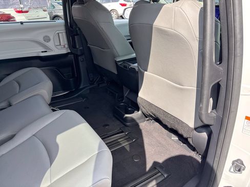 Certified 2026 Toyota Sienna XLE FWD image 45