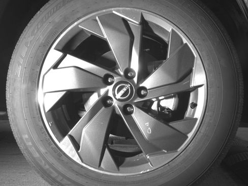 Used 2025 Nissan Rogue SV FWD image 13