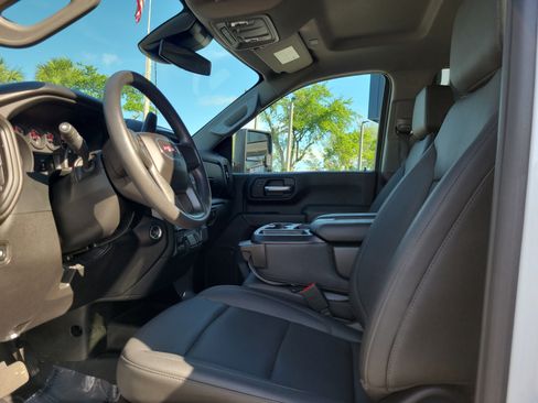 Used 2024 GMC Sierra 3500 Pro w/ Convenience Package AWD/4WD image 11