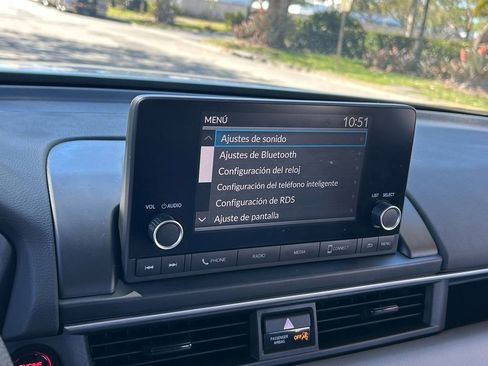 Used 2023 Honda Pilot LX image 44