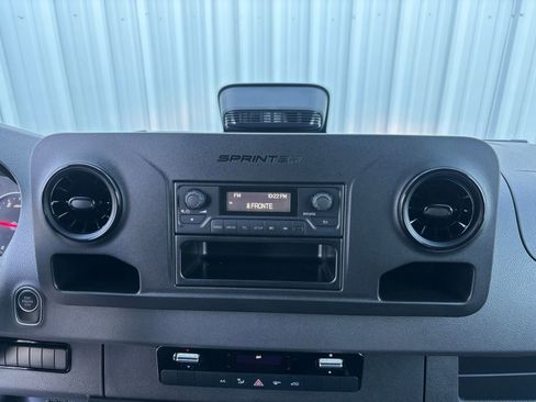 Used 2025 Mercedes-Benz Sprinter 2500 image 23