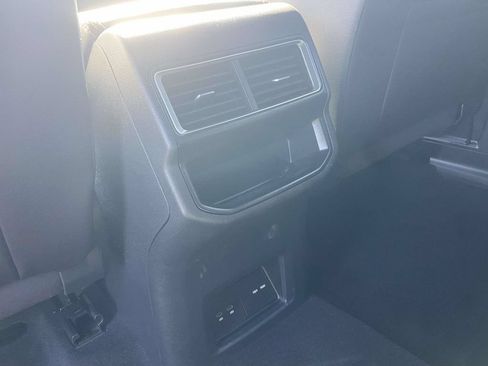 Used 2025 Volkswagen Atlas Cross Sport SE FWD image 14
