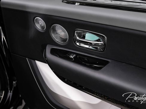 Used 2025 Rolls-Royce Cullinan image 39