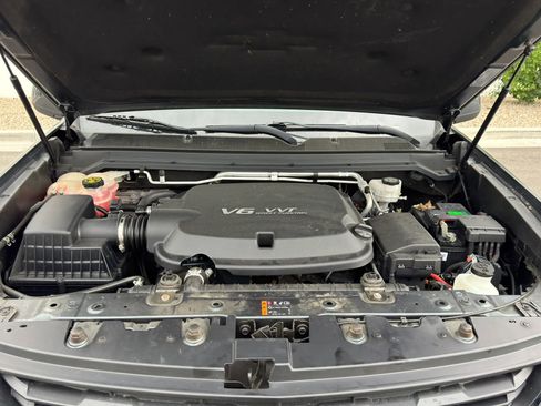 Used 2018 Chevrolet Colorado LT AWD/4WD image 15