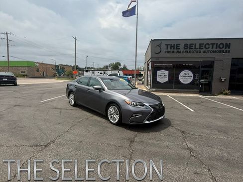 Used 2018 Lexus ES 350 w/ Luxury Package w/Wood Trim FWD image 1