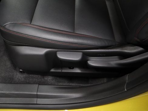 Used 2024 Chevrolet Trax RS w/ Driver Confidence Package image 23