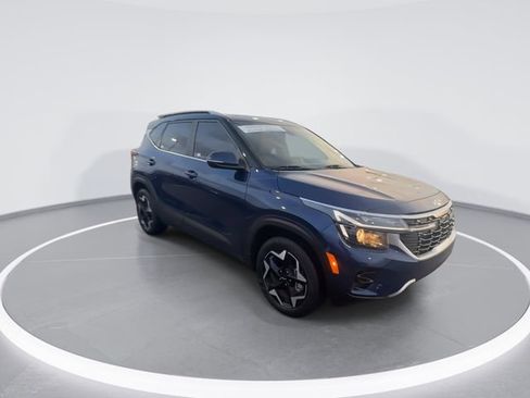 Used 2025 Kia Seltos EX w/ EX Sunroof Package image 2