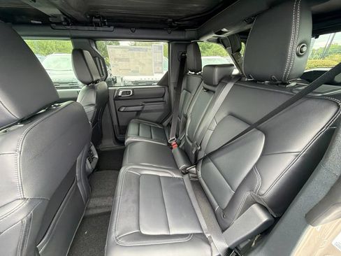 New 2026 Ford Bronco Outer Banks AWD/4WD image 19
