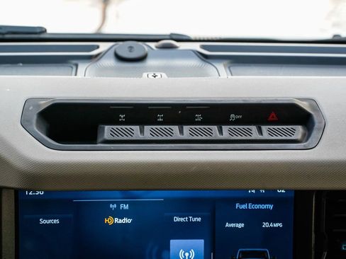 Used 2023 Ford Bronco Wildtrak image 11