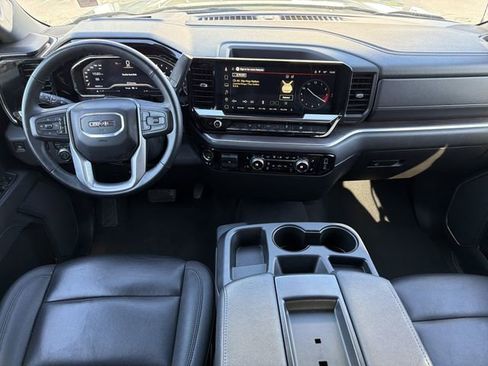 Used 2025 GMC Sierra 1500 SLT AWD/4WD image 4