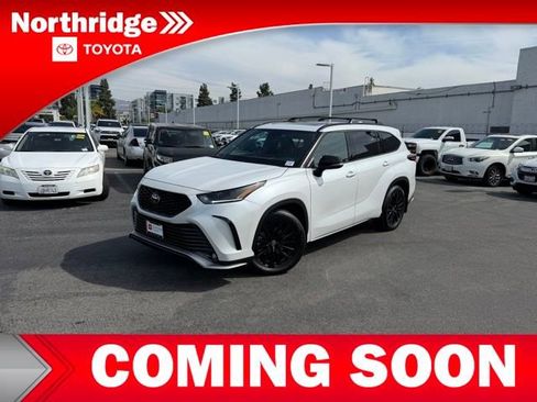 Used 2025 Toyota Highlander XSE image 1