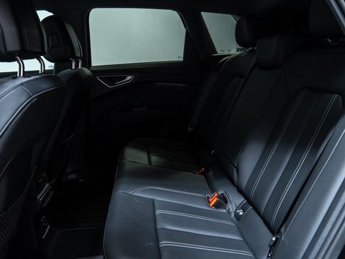 Used 2024 Audi Q4 e-tron Premium Plus w/ Premium Plus image 26