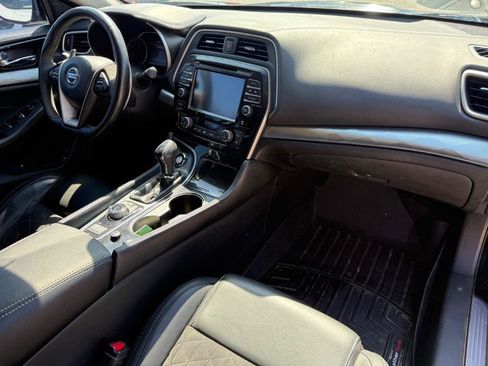Used 2017 Nissan Maxima SR w/ Midnight Edition image 18