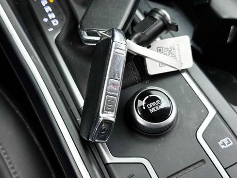 Used 2022 Kia Sorento S w/ Panoramic Sunroof Package image 37