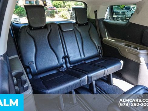 Used 2025 Kia Carnival FWD image 22