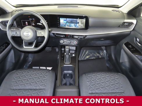 Certified 2025 Nissan Kicks SV w/ Charging Package image 11