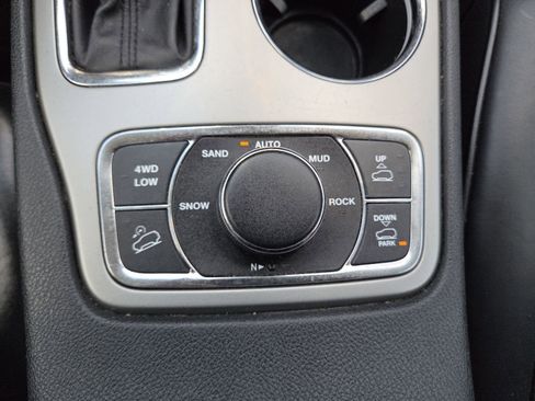 Used 2017 Jeep Grand Cherokee Summit AWD/4WD image 7