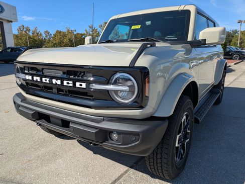 New 2025 Ford Bronco Outer Banks AWD/4WD image 8