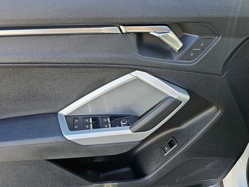 Used 2025 Audi Q3 2.0T Premium image 13