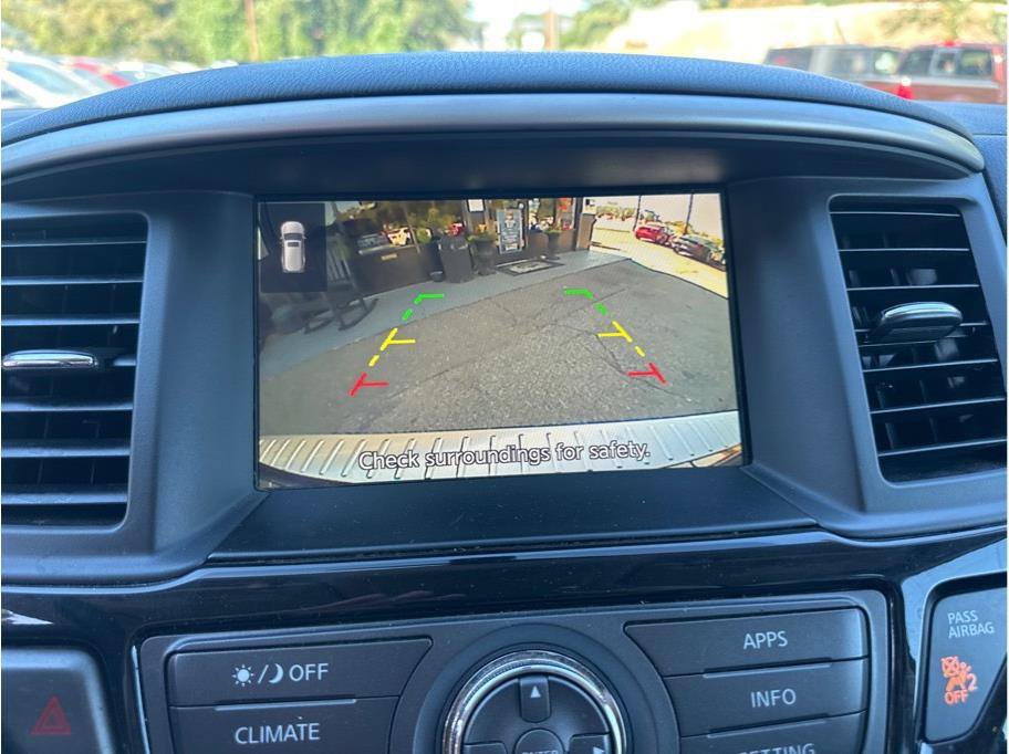 Used 2020 Nissan Pathfinder S FWD image 16