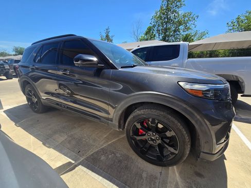 Used 2020 Ford Explorer ST w/ ST Street Pack AWD/4WD image 9
