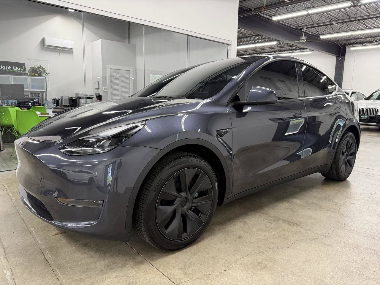 Used 2025 Tesla Model Y Long Range AWD/4WD image 1