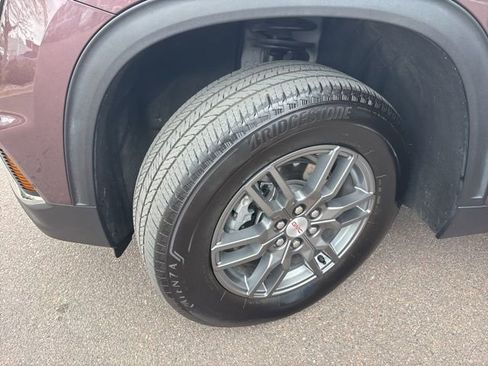 Certified 2025 GMC Acadia Elevation AWD/4WD image 9