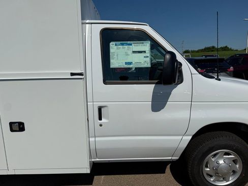 New 2026 Ford E-350 and Econoline 350 Super Duty w/ Power Equipment Group RWD image 34