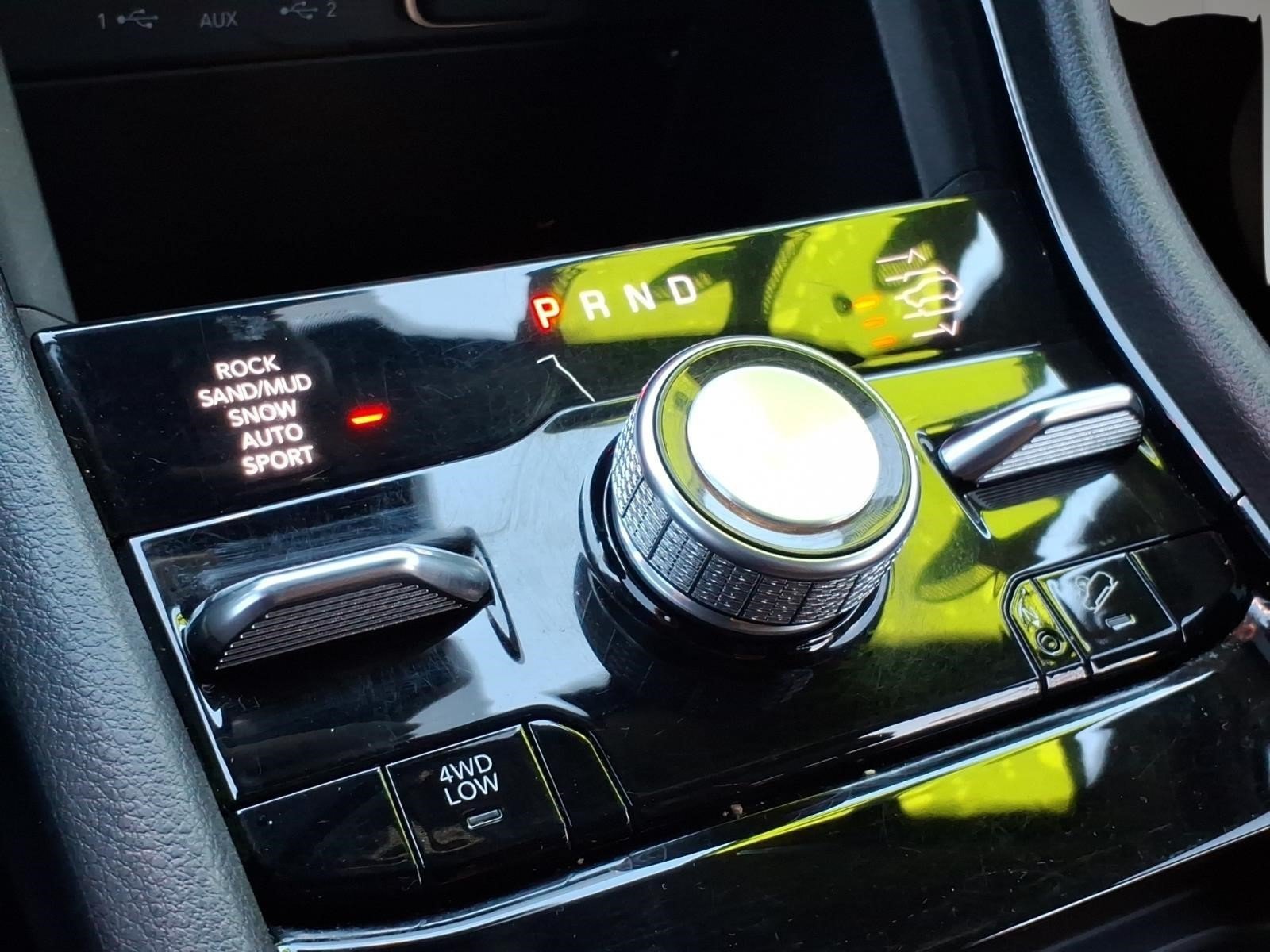 Used 2023 Jeep Grand Cherokee Overland AWD/4WD image 19