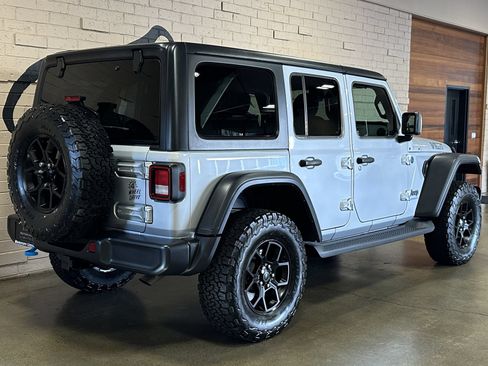 Used 2024 Jeep Wrangler Unlimited AWD/4WD image 4