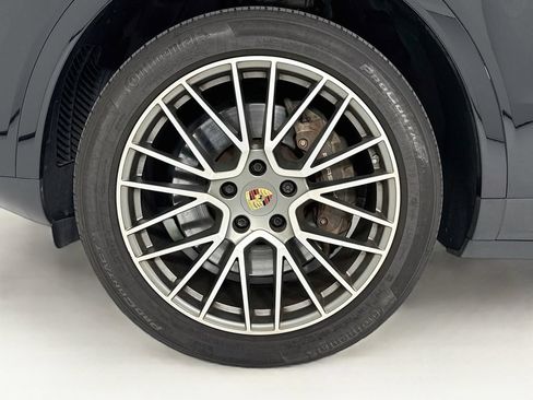 Certified 2023 Porsche Cayenne Platinum Edition AWD/4WD image 11