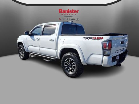 Used 2020 Toyota Tacoma TRD Sport image 6