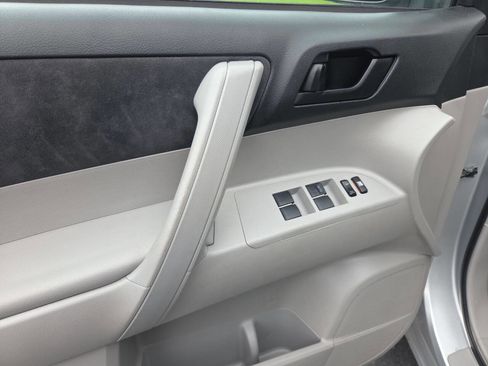 Used 2008 Toyota Highlander 4WD image 10